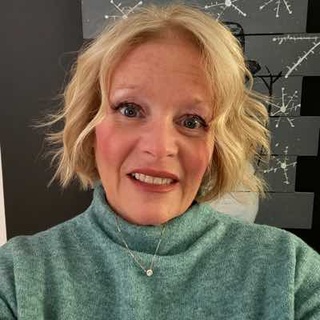 Lisa Falcon